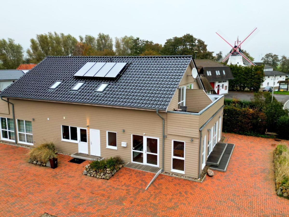 Haus Zwischen Den Wehlen Bei Buesum, 16 Personen Vila Westerdeichstrich Exterior foto
